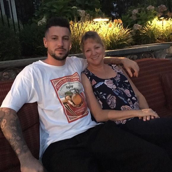 Nick learning how to use online selling platforms to have multiple followers - Picture 1 of 1